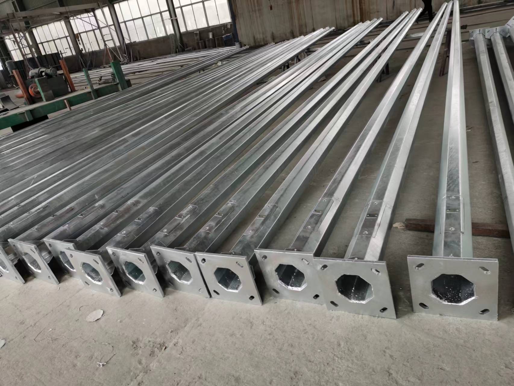 Factory Customized Traffic Sign Pole Hot Dip Galvanized Steel Pole Outdoor Traffic Equipment Pole